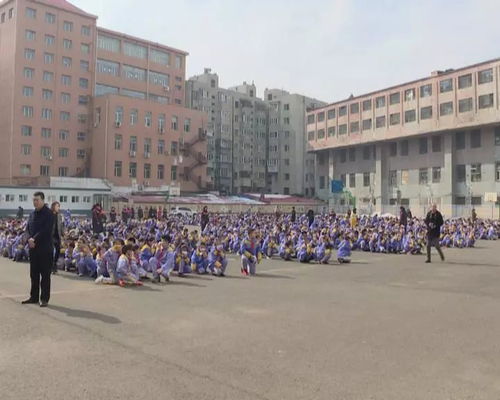 中小学生安全教育日 市第五小学开展消防逃生演练