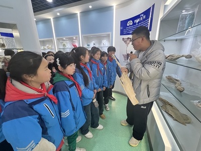 大学小学牵手,共筑美好未来——记蚌埠市工农小学师生来我校研学参观