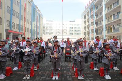 中国工农红军商城县红军小学授旗授牌仪式在蚌埠市工农小学举行
