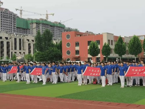 开封市文明办领导专家莅临金明中小学检查指导文明校园创建工作